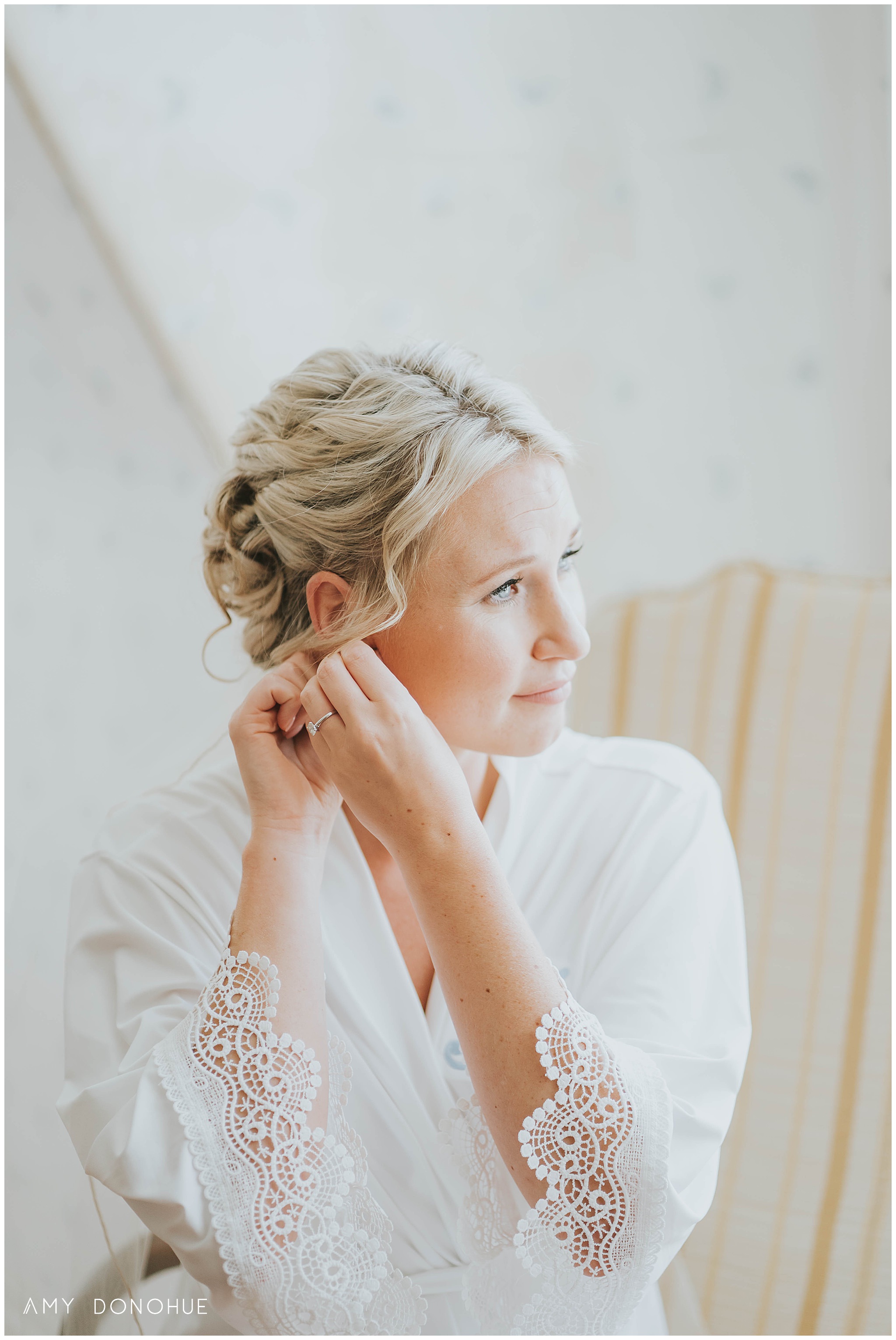 Bride getting ready | New Hampshire Wedding Photographer | Thae Fells | © Amy Donohue Photography