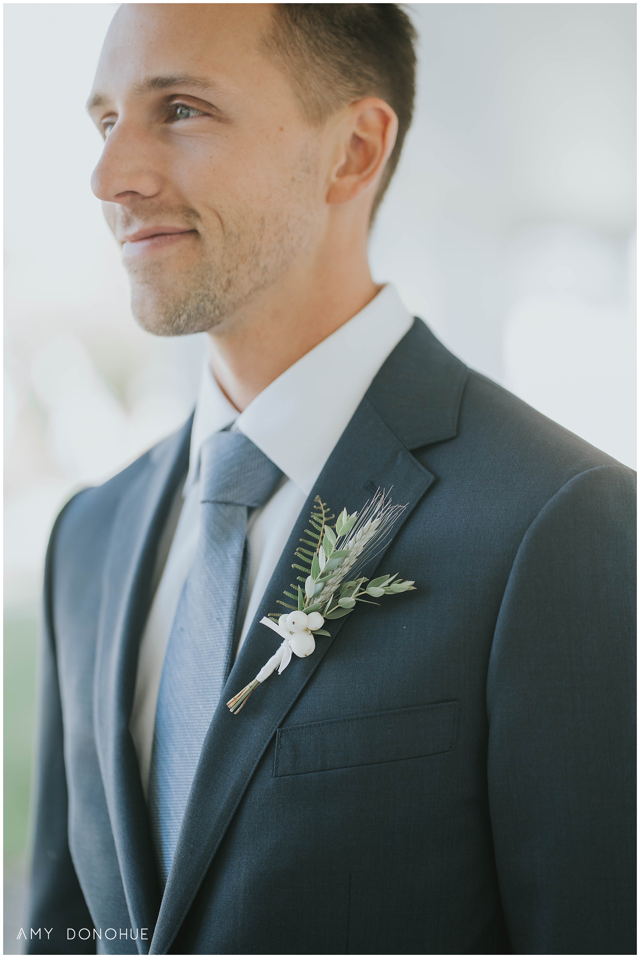 Groom boutonnière by Jasper and Prudence at the Equinox Resort Wedding | Vermont Wedding Photographer | © Amy Donohue Photography